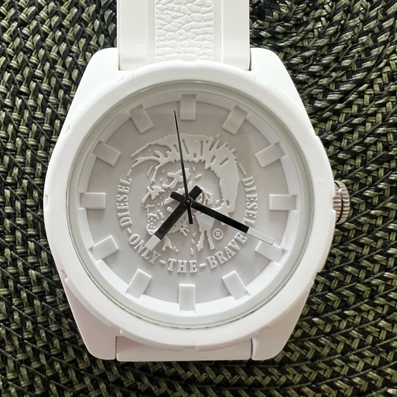 DIESEL Mens Premium Fashion Watch white rubber band 44mm case size - Picture 1 of 6